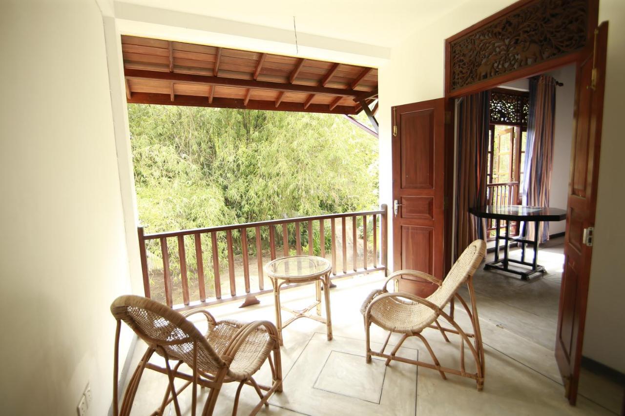Mary'S Palm Garden Hotel Hikkaduwa Exterior foto